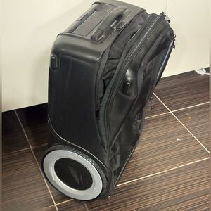 G-RO Black Wheeled Carry on Travel Suitcase Luggage with Silver Wheel Accent
